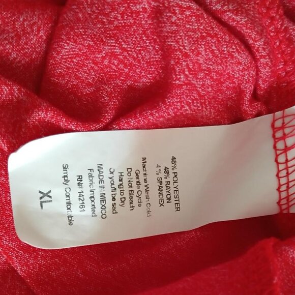 LuLaRoe T-shirt dress with gray trim size (XL) but fits more like a M/L - Picture 4 of 4